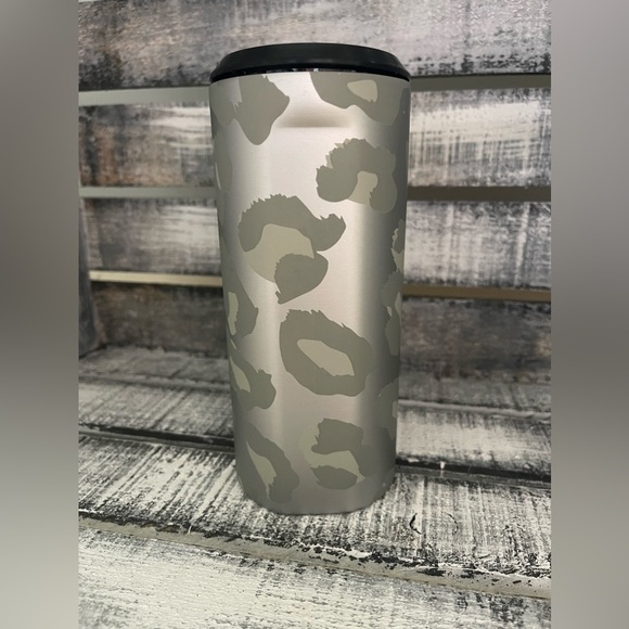 Corkcicle slim can cooler • NWT - Picture 3 of 4